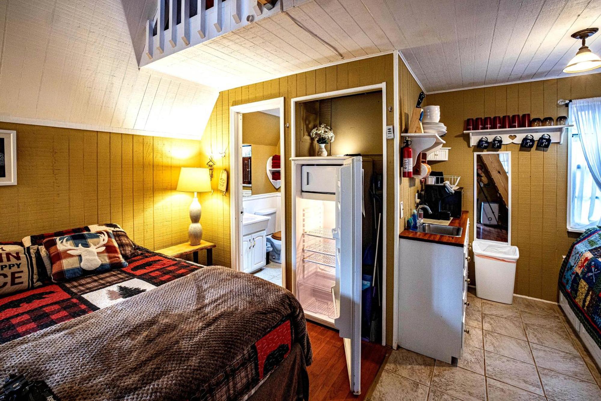 Bear Creek Lodge And Cabins In Helen Ga - Pet Friendly, River On Property, Walking Distance To Downtown Helen Eksteriør bilde